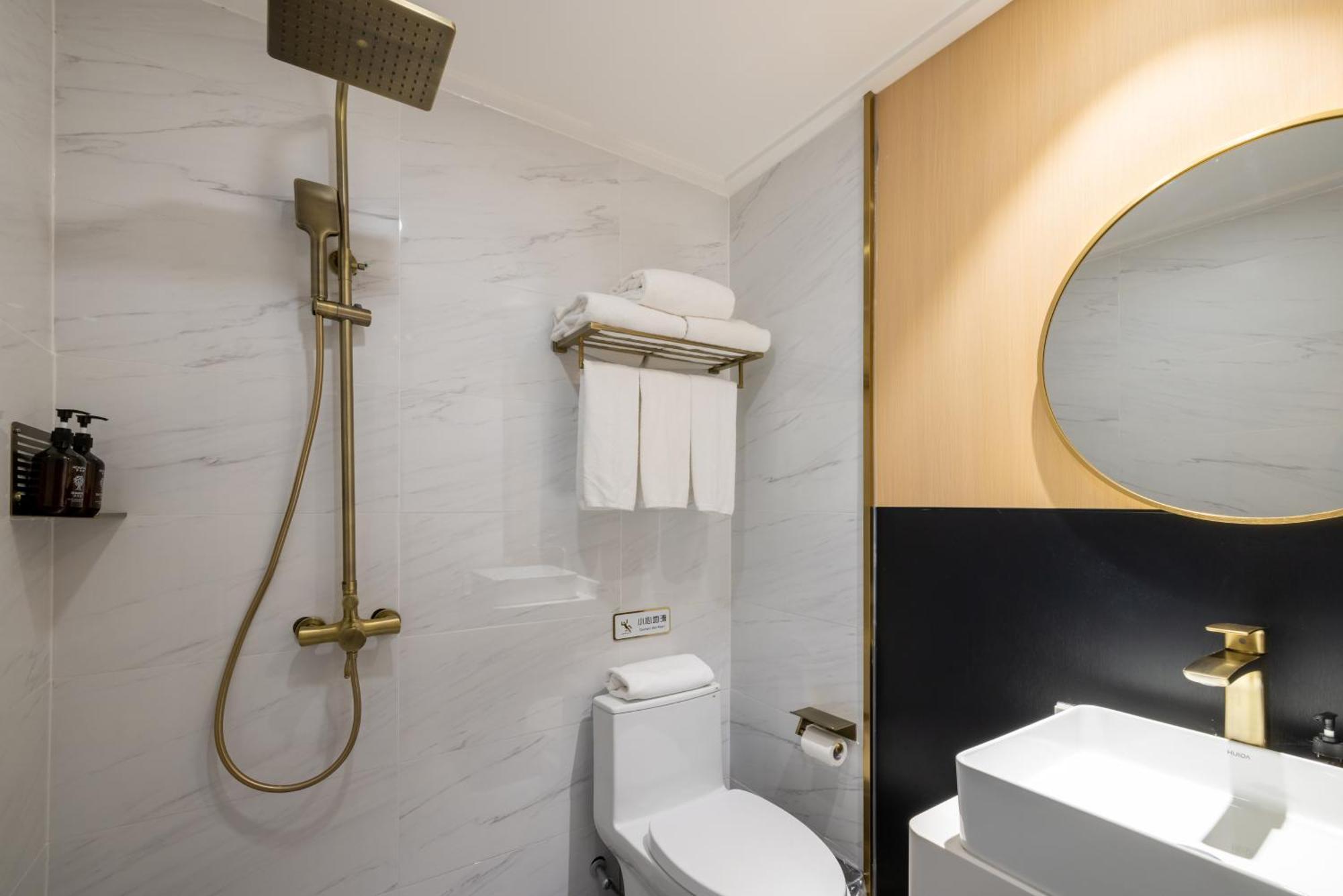 Jingfang Building Smart Hotel - Located In The Busiest Part Of The Downtown Area, Near Beijing Tiananmen Square And The Forbidden City,Wangfujing Shopping Street ,Newly Opened Hotel,Provide Free Laundry Service,Provide Tourism And Ticketing Services Εξωτερικό φωτογραφία